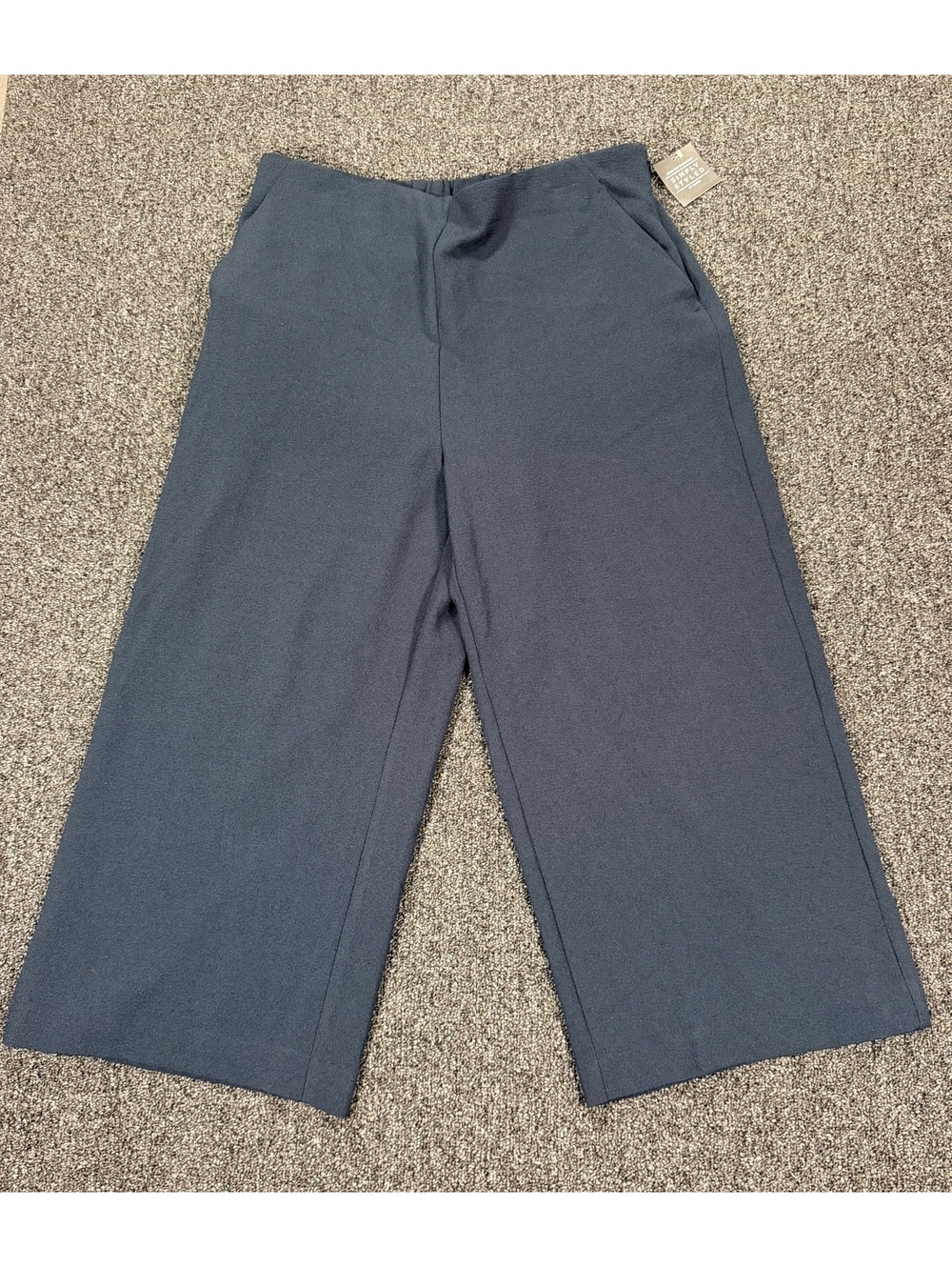 NWT Simply Styled Navy Blue Wide Leg Cropped Pants Size Large